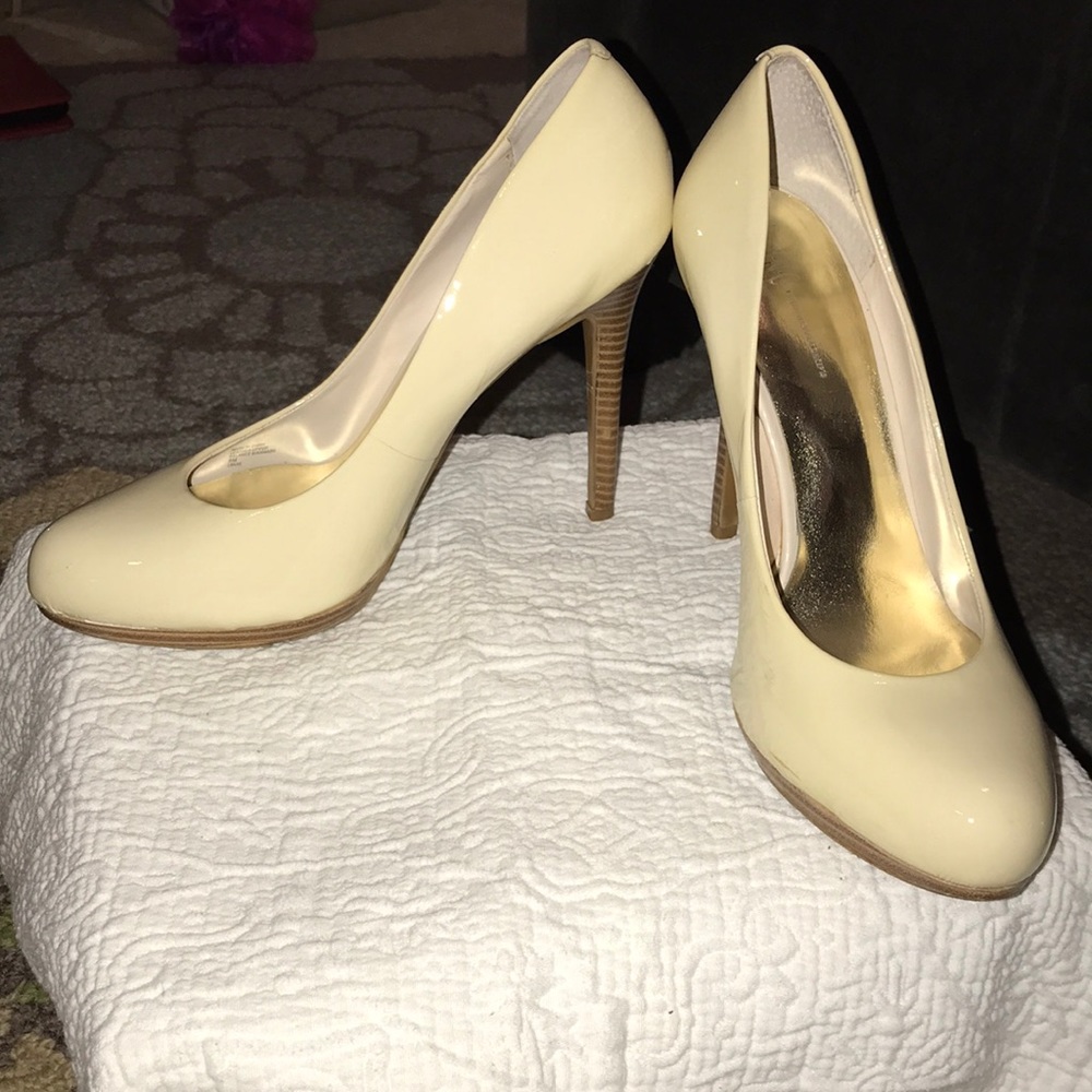 Cream Classy Heel - size 9
